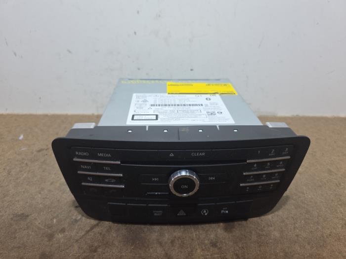Begagnade Radio Mercedes B (W246/W242) 1.6 B-180 BlueEFFICIENCY Turbo 16V Pris på förfrågan erbjuds av Autoparts Van De Velde