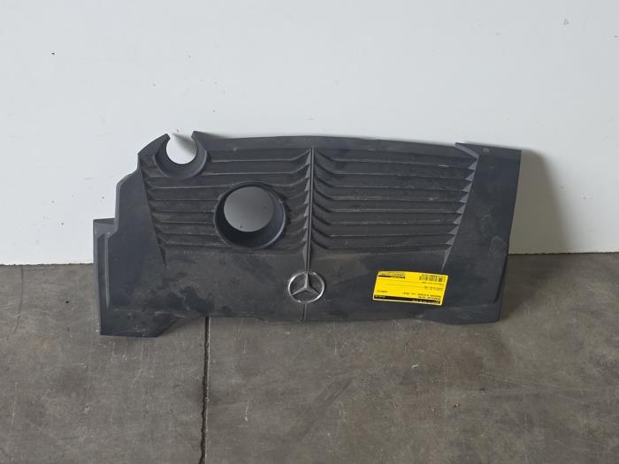 Usados Cobertor motor Mercedes B (W246/W242) 1.6 B-180 BlueEFFICIENCY Turbo 16V Precio € 60,50 IVA incluido ofrecido por Autoparts Van De Velde