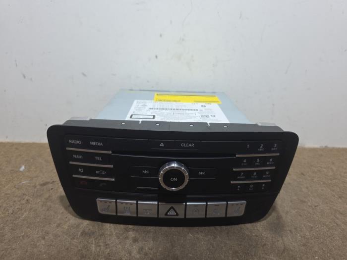 Begagnade Radio Mercedes B (W246/W242) 1.6 B-180 BlueEFFICIENCY Turbo 16V Pris på förfrågan erbjuds av Autoparts Van De Velde