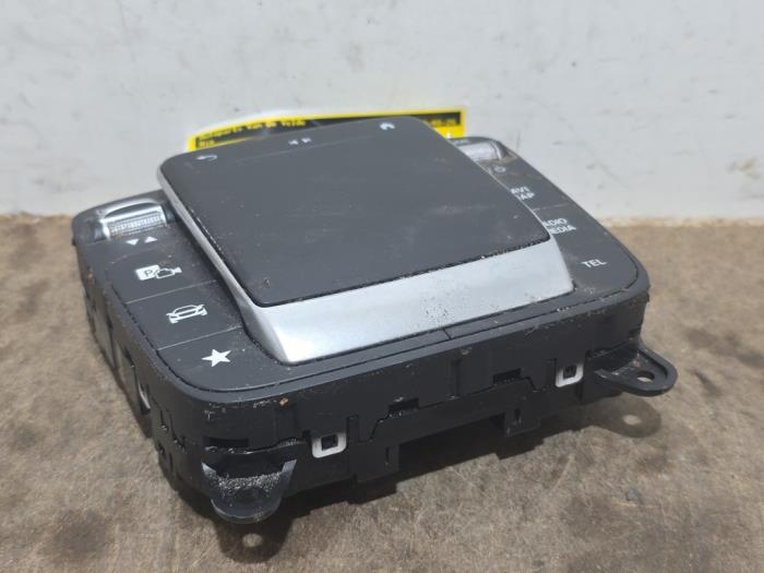 On-board computer controller from a Mercedes-Benz CLA Shooting Brake (118.6) 1.3 CLA-180 Turbo 16V 2022