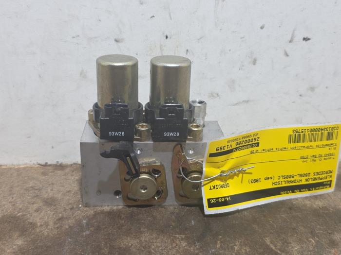 Begagnade Hydraulventilenhet Mercedes SL (R129) 2.8 SL-280 V6 24V Pris på förfrågan erbjuds av Autoparts Van De Velde