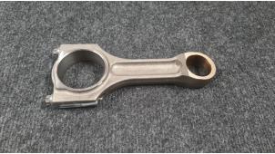 Used Connecting rod BMW 5 serie Touring (F11) M550d xDrive 24V Price € 90,75 Inclusive VAT offered by Helmondse Motoren Revisie B.V.