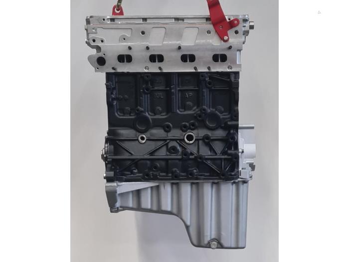 Motor van een Volkswagen Crafter 2.0 BiTDI 4Motion 2016