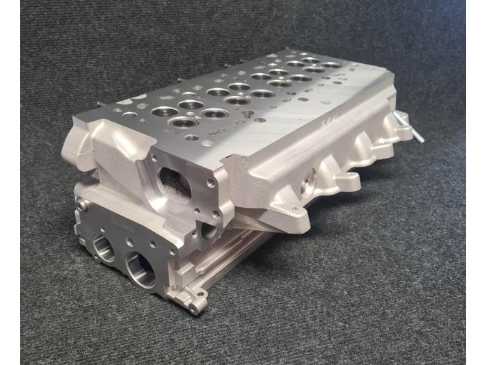 Cylinder head Volkswagen Amarok 2.0 BiTDI 16V 180 908826 CNE
