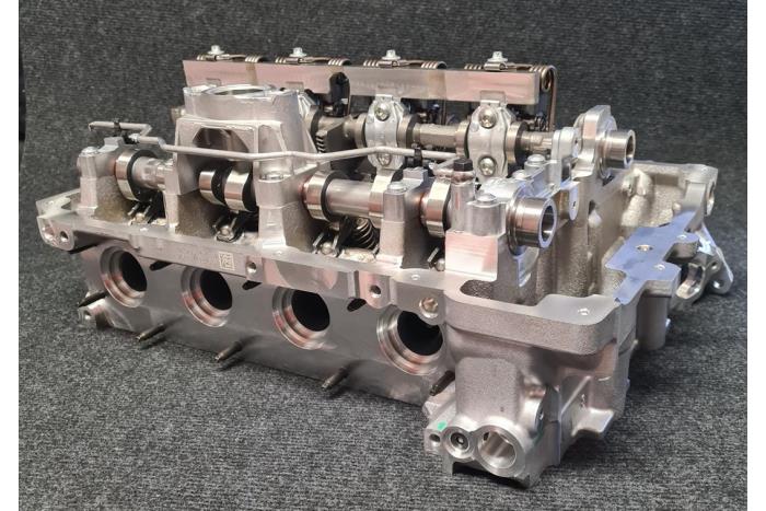 Cylinder head from a BMW 4 serie (F33) 428i 2.0 Turbo 16V 2015