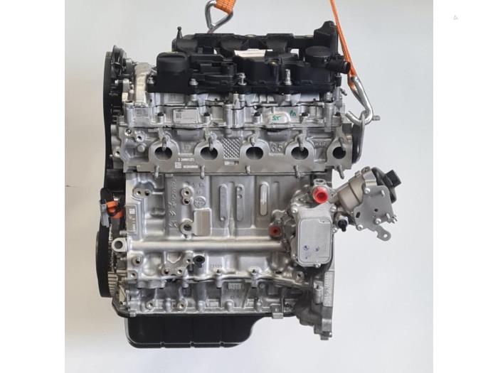 Engine from a Peugeot 5008 II (M4/MC/MJ/MR) 1.5 BlueHDi 130 2019