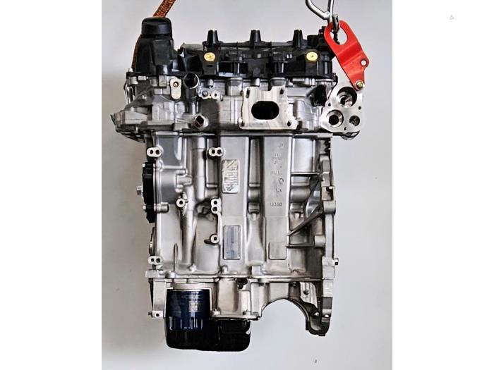 Engine from a Opel Crossland (X) 1.2 12V Euro 6 2018