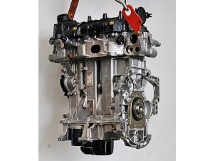 Engine from a Opel Crossland (X) 1.2 12V Euro 6 2018