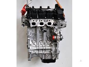 Engine from a Opel Crossland (X) 1.2 12V Euro 6 2018