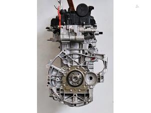 Engine from a Opel Crossland (X) 1.2 12V Euro 6 2018