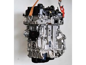 Engine from a Opel Crossland (X) 1.2 12V Euro 6 2018