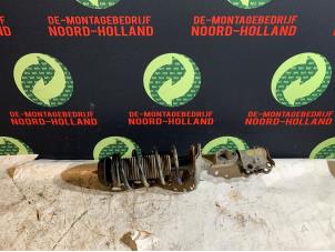 Gebrauchte Stoßdämpferstrebe rechts vorne Kia Picanto Preis € 60,00 Margenregelung angeboten von Demontagebedrijf Noord-Holland