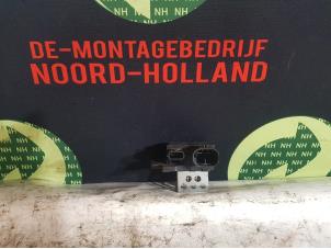 Gebrauchte Heizung Widerstand Renault Clio Preis € 30,00 Margenregelung angeboten von Demontagebedrijf Noord-Holland