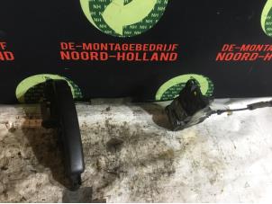 Used Front door lock mechanism 4-door, right Renault Master Price € 50,00 Margin scheme offered by Demontagebedrijf Noord-Holland