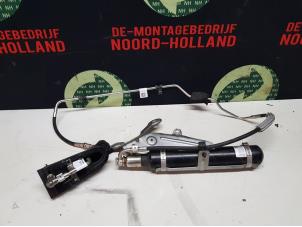 Usados Gasgenerator Mercedes C-Klasse Precio € 100,00 Norma de margen ofrecido por Demontagebedrijf Noord-Holland