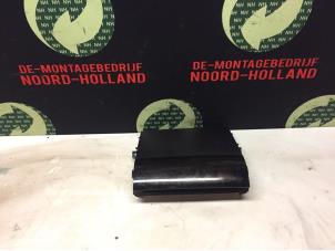 Używane Element deski rozdzielczej Toyota Prius Cena € 20,00 Procedura marży oferowane przez Demontagebedrijf Noord-Holland