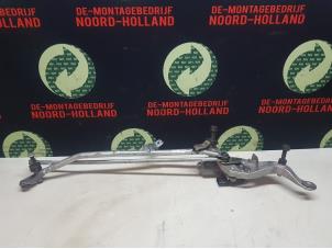 Usagé Moteur essuie-glace avant Mercedes C-Klasse Prix € 50,00 Règlement à la marge proposé par Demontagebedrijf Noord-Holland