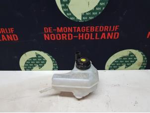 Used Brake fluid reservoir Volkswagen Passat Price € 10,00 Margin scheme offered by Demontagebedrijf Noord-Holland