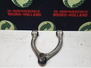 Używane Wahacz zawieszenia górny lewy przód Mercedes C-Klasse Cena € 70,00 Procedura marży oferowane przez Demontagebedrijf Noord-Holland