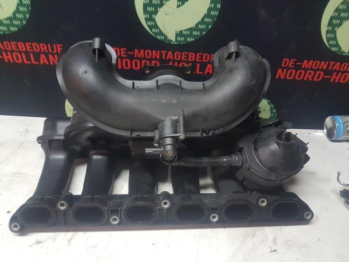 Intake manifold from a BMW 5-Serie 2008