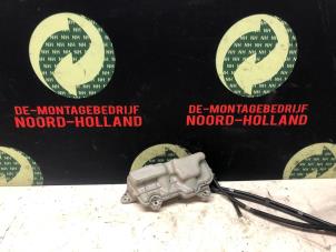 Używane Wentylacja skrzyni korbowej Volvo V40 Cena € 50,00 Procedura marży oferowane przez Demontagebedrijf Noord-Holland