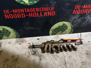 Used Rocker arm Renault Twingo Price € 80,00 Margin scheme offered by Demontagebedrijf Noord-Holland