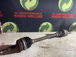Usagé Cardan gauche (transmission) Renault Clio Prix € 80,00 Règlement à la marge proposé par Demontagebedrijf Noord-Holland