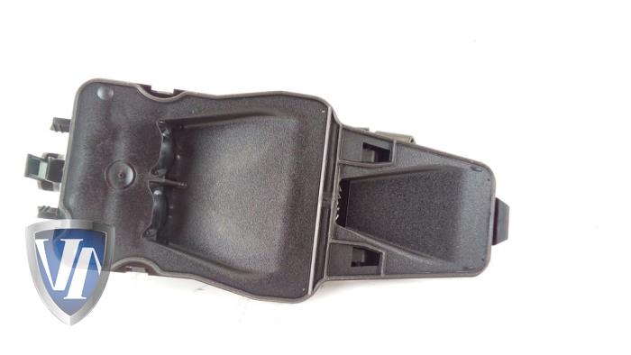 Begagnade Bromsassistanssensor Volvo V60 I (FW/GW) 2.0 D4 16V Pris € 42,29 Inklusive moms erbjuds av Vollux Carparts B.V.