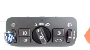 Usados Interruptor de luz Volvo V70 (BW) 2.0 D 16V Precio € 21,72 IVA incluido ofrecido por Vollux Carparts B.V.