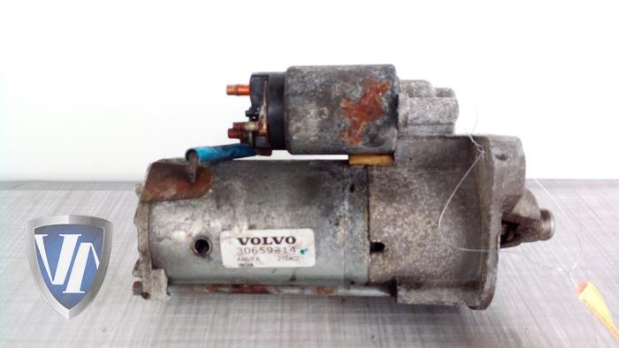 Starter from a Volvo XC60 I (DZ) 2.4 D5 20V AWD Geartronic 2012