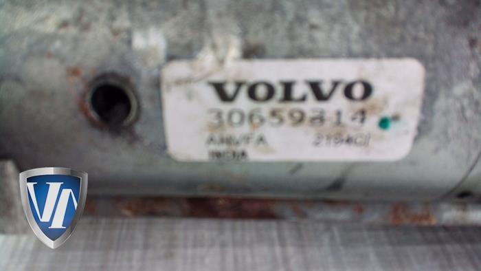 Starter from a Volvo XC60 I (DZ) 2.4 D5 20V AWD Geartronic 2012