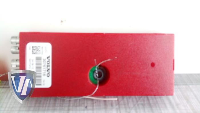 Antenna Amplifier from a Volvo XC60 I (DZ) 2.4 D5 20V AWD Geartronic 2012
