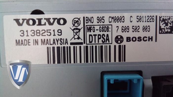 Navigation display from a Volvo XC60 I (DZ) 2.4 D5 20V AWD Geartronic 2012