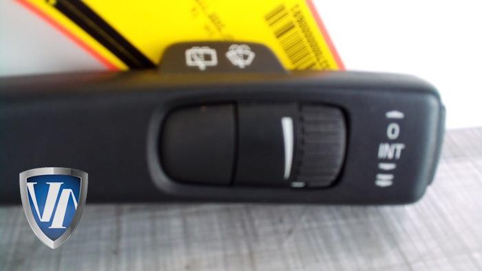 Wiper switch from a Volvo XC60 I (DZ) 2.4 D5 20V AWD Geartronic 2012