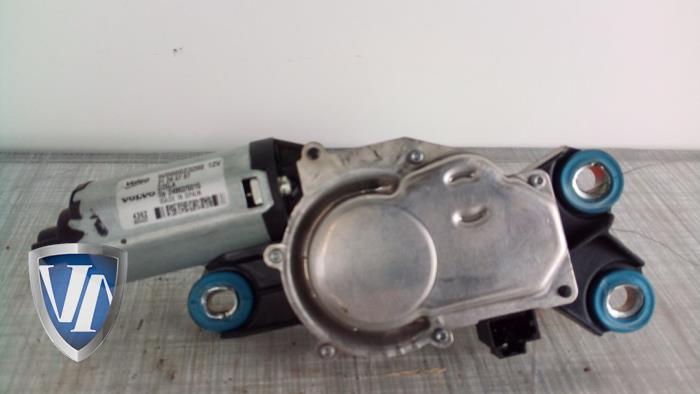 Rear wiper motor from a Volvo XC60 I (DZ) 2.4 D5 20V AWD Geartronic 2012