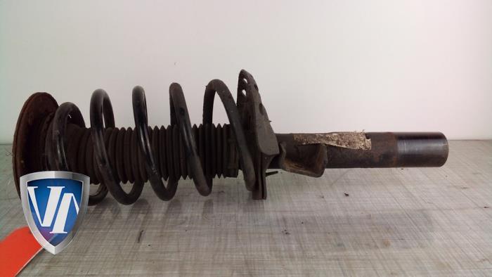 Front shock absorber, right from a Volvo XC60 I (DZ) 2.4 D5 20V AWD Geartronic 2012