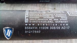 Used Set of tailgate gas struts Volvo V70 (BW) 2.4 D 20V Price € 48,34 Inclusive VAT offered by Vollux Carparts B.V.