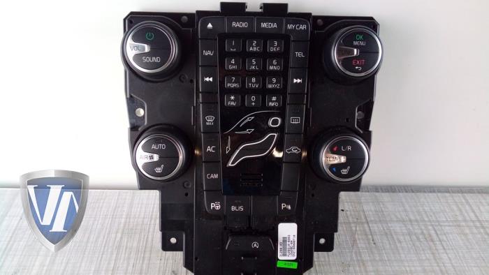 Heater control panel from a Volvo V40 (MV) 2.0 D4 20V 2012