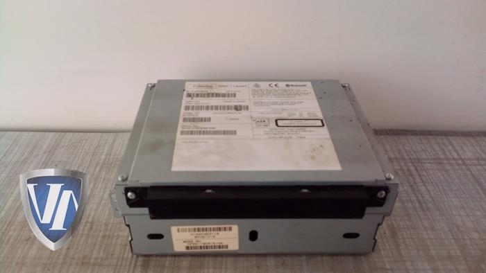 CD player from a Volvo V40 (MV) 2.0 D4 20V 2012