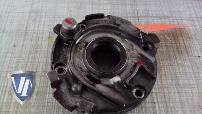 Oil pump from a Volvo XC60 I (DZ) 2.4 D5 20V AWD Geartronic 2012