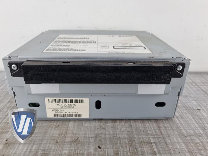 Używane Odtwarzacz CD Volvo V60 I (FW/GW) 1.6 DRIVe Cena € 84,64 Z VAT oferowane przez Vollux Carparts B.V.
