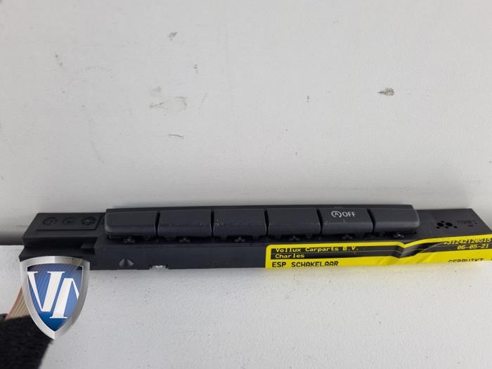 Używane Przelacznik ESP BMW 1 serie (E87/87N) 118i 16V Cena € 18,09 Z VAT oferowane przez Vollux Carparts B.V.