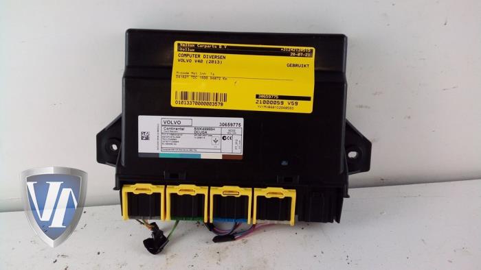 Usagé Ordinateur divers Volvo V40 (MV) 1.6 D2 Prix € 108,84 Prix TTC proposé par Vollux Carparts B.V.
