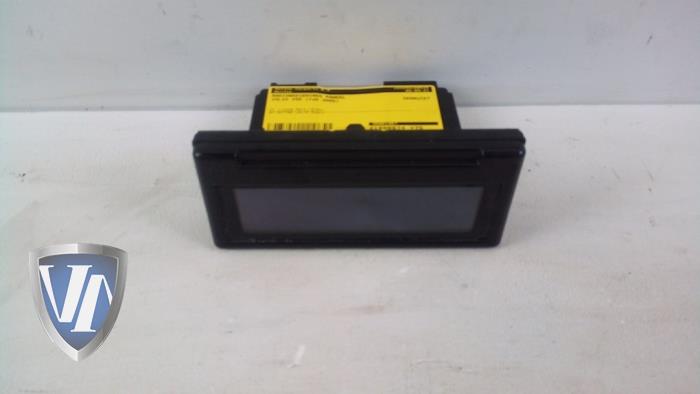 Używane Panel obslugi radia Volvo V50 (MW) 1.8 16V Cena € 24,20 Z VAT oferowane przez Vollux Carparts B.V.