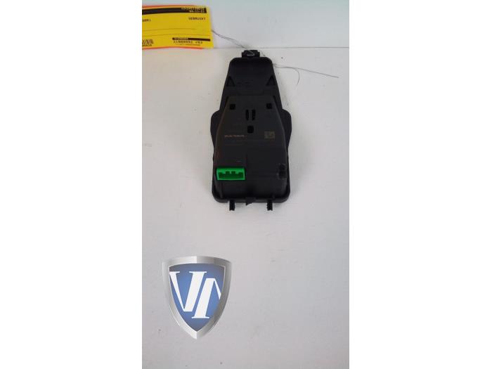 Begagnade Regnsensor Volvo XC60 I (DZ) 2.4 D5 20V AWD Pris € 24,20 Inklusive moms erbjuds av Vollux Carparts B.V.