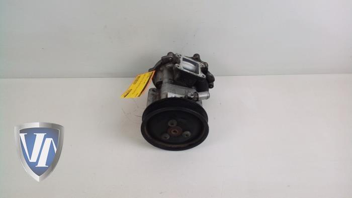 Begagnade Vattenpump BMW 3 serie (E90) 320d 16V Pris € 60,50 Inklusive moms erbjuds av Vollux Carparts B.V.