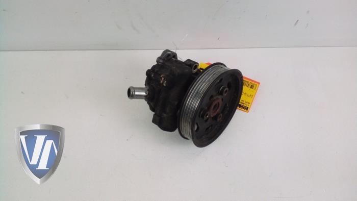 Begagnade Servostyrningspump Audi A4 (B7) 2.0 TDI 16V Pris € 27,23 Inklusive moms erbjuds av Vollux Carparts B.V.