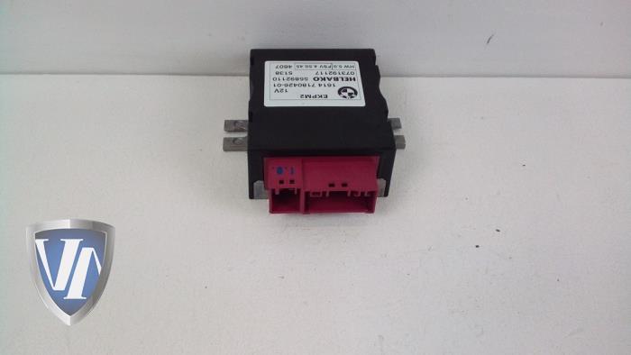 Usagé Module pompe carburant BMW 3 serie (E90) 320d 16V Prix € 48,40 Prix TTC proposé par Vollux Carparts B.V.