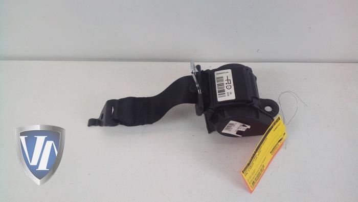 Rear seatbelt, centre from a BMW 3 serie (F30) 316d 2.0 16V 2015