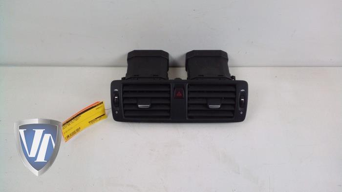 Dashboard vent from a Volvo V50 (MW) 2.0 D 16V 2007